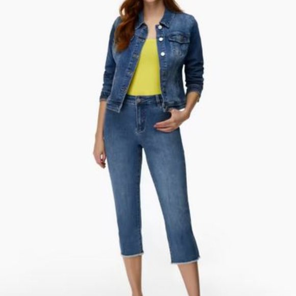 LAURA: Frayed Hem Denim Capris - blue - Picture 2 of 9